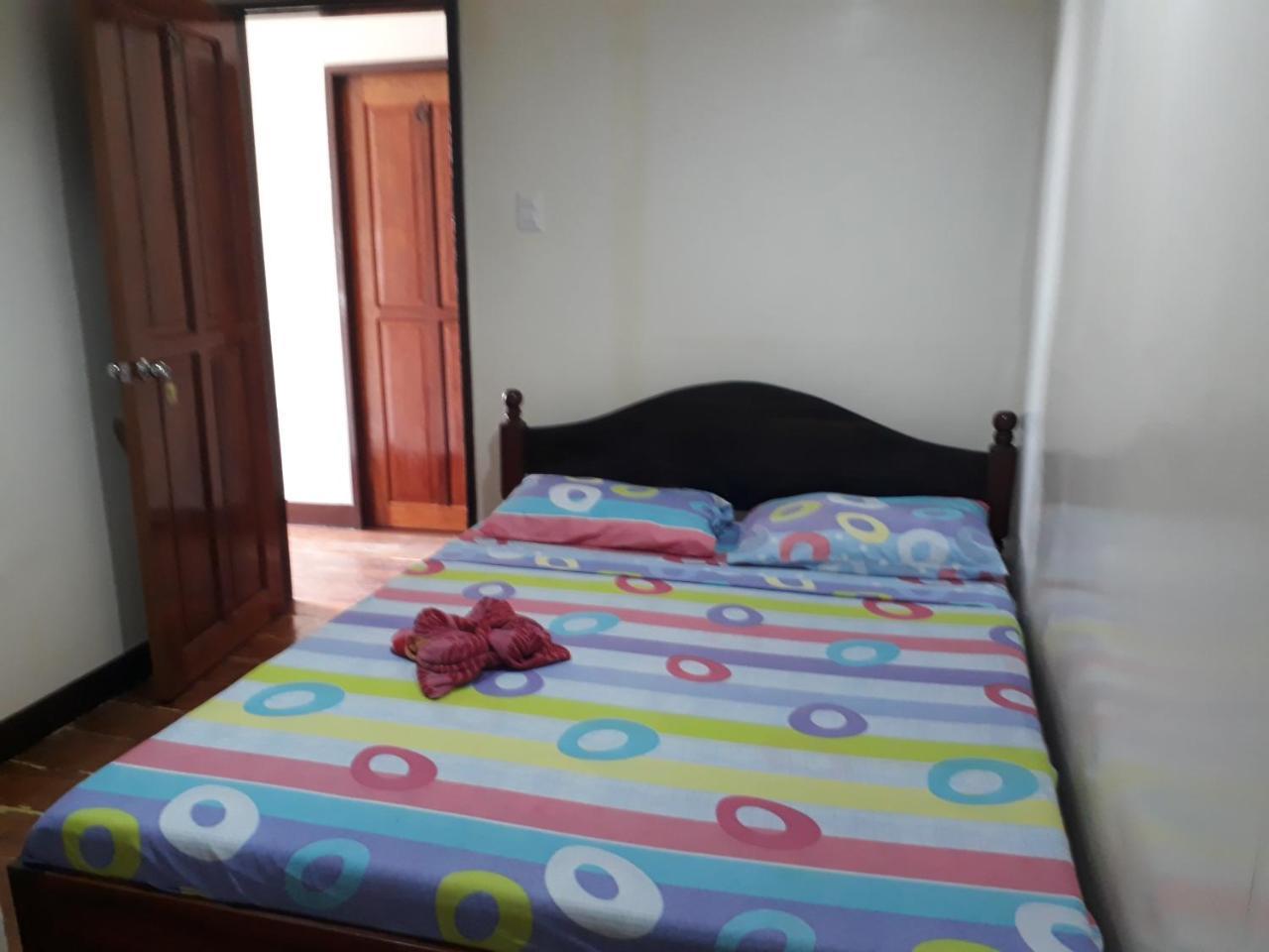 Adrian Travellers Inn El Nido Bagian luar foto