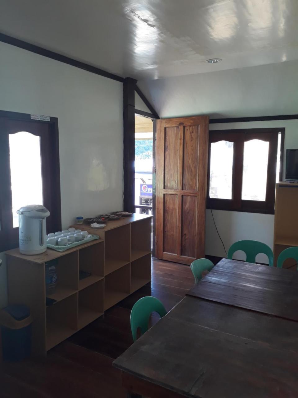 Adrian Travellers Inn El Nido Bagian luar foto